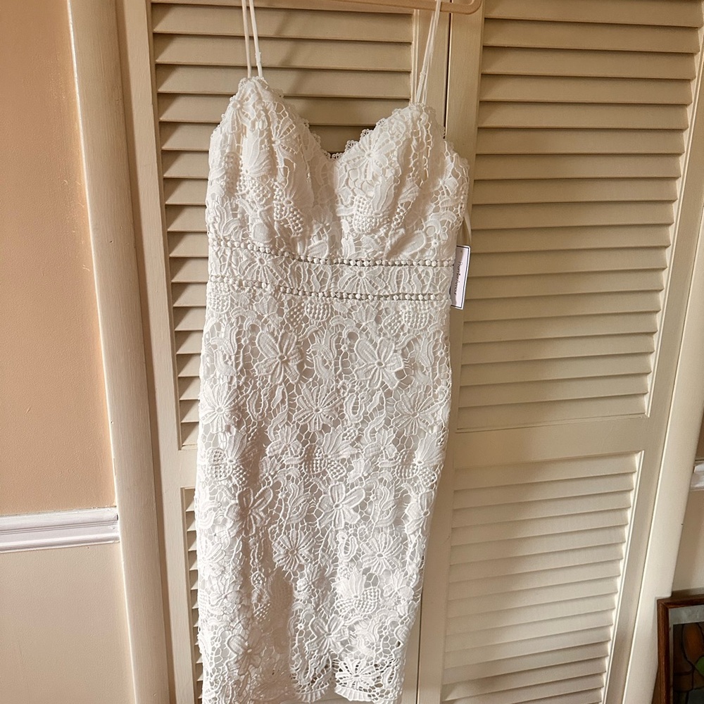 Chic Ivory Lace Backless Dress